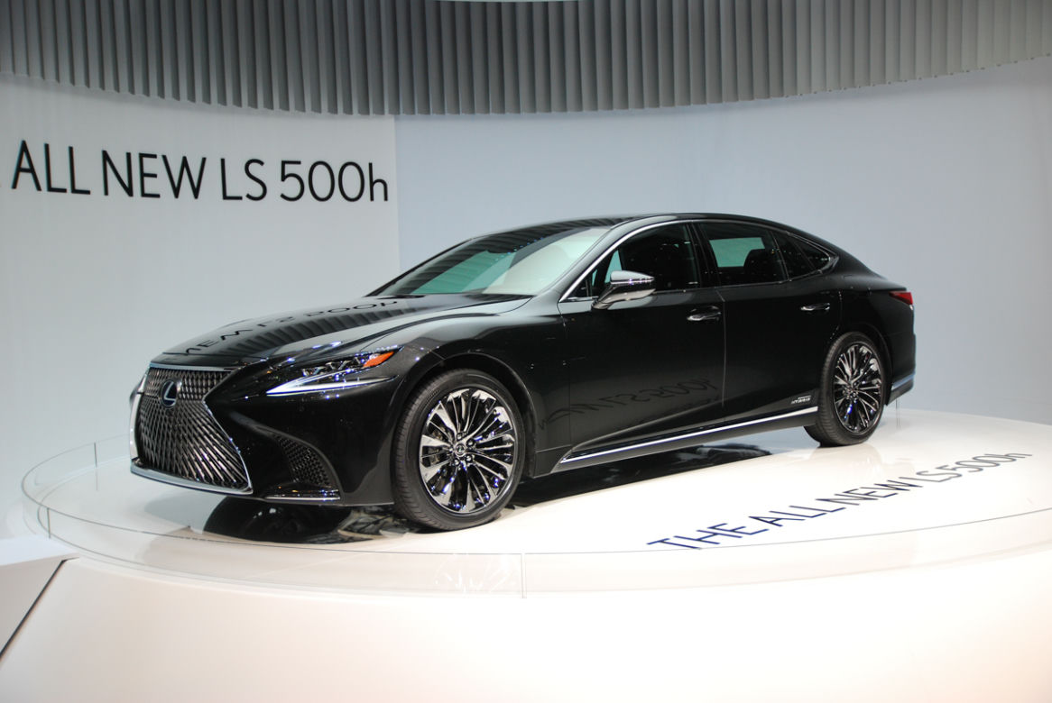 Genewa 2017 - Lexus LS500h