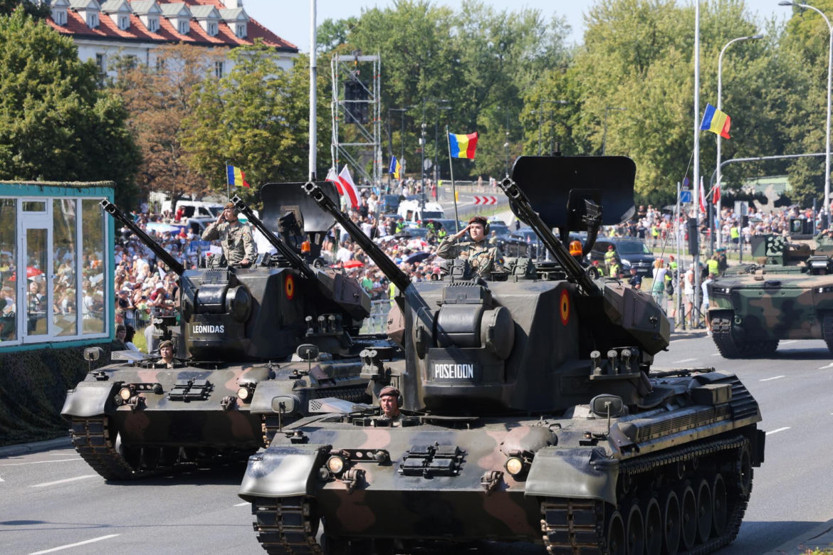 Defilada wojskowa 15 sierpnia w Warszawie
