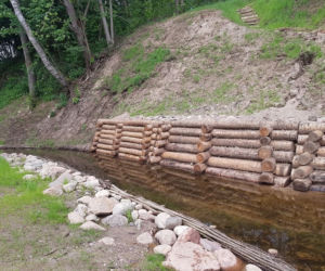 Spływy Czarną Hańczą bezpieczniejsze. Na rzece są już nowe umocnienia [ZDJĘCIA]
