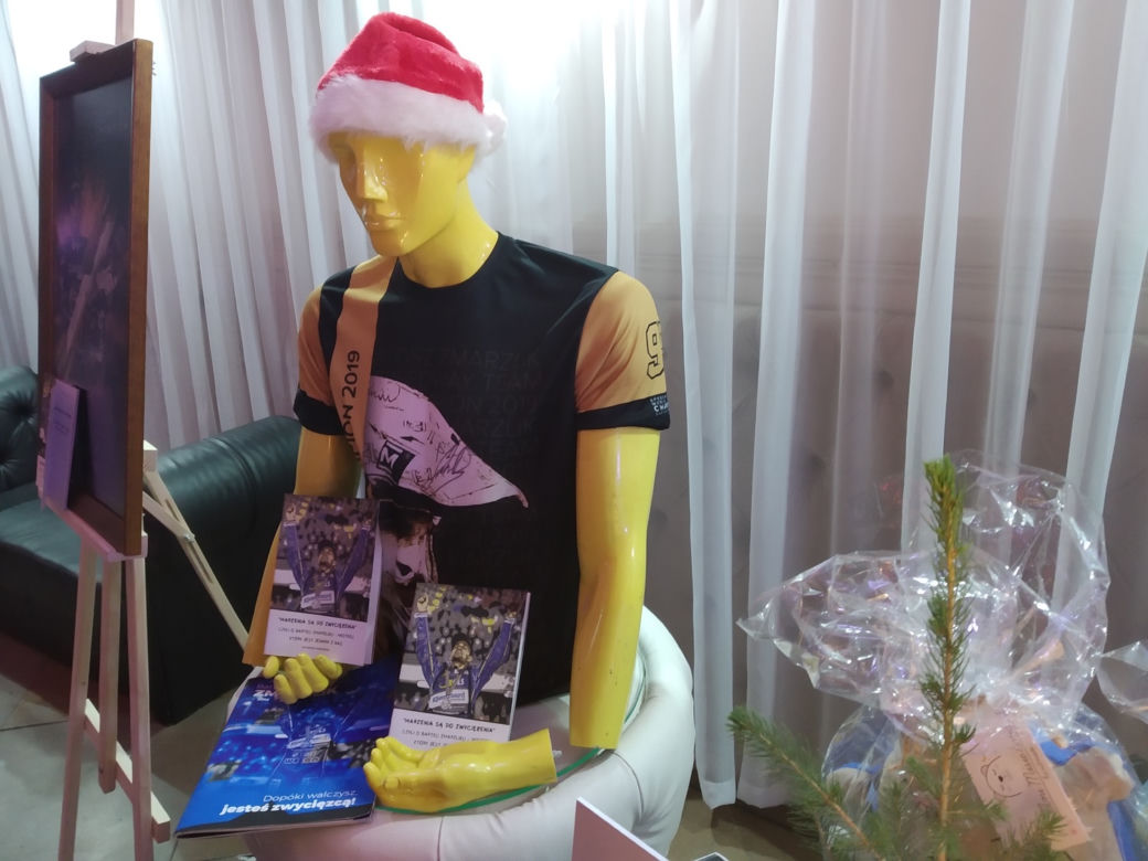 Jak przygotowywano kolację i licytację. 