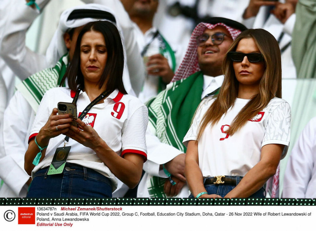 Piękne fanki na meczu Polska - Arabia Saudyjska