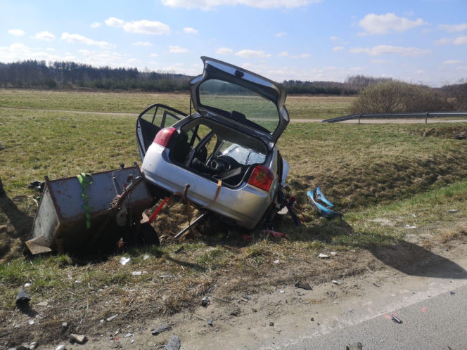 Rozbite auta i ranni na drodze. Wypadek w gminie Szczurowa [ZDJĘCIA]