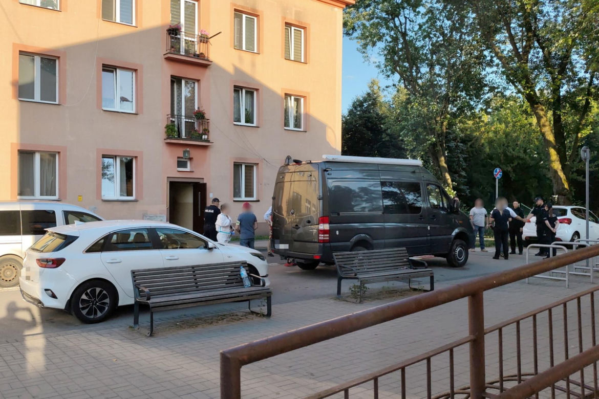 Cztery ciała w mieszkaniu! Wśród zmarłych zaledwie 8-dniowe dziecko