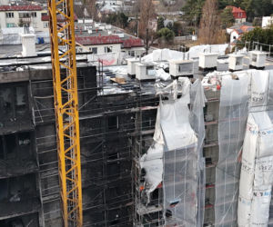 Blok po pożarze na Laurowej