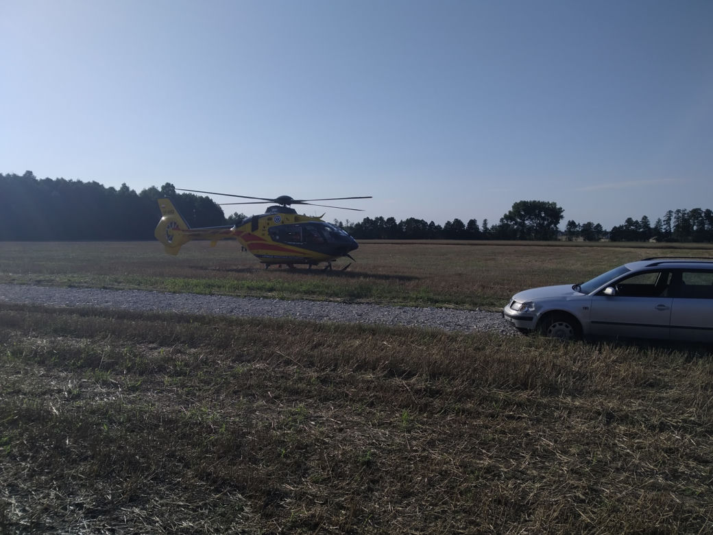 Fatalny wypadek pod Płockiem! Dziecko uderzyło w samochód! Zabrał je śmigłowiec
