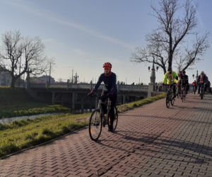 Lubelscy rowerzyści wyruszyli. Pokonają 103 kilometry w 103. rocznicę odzyskania niepodległości [GALERIA]