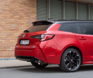 Toyota Corolla TS Kombi GR Sport 2.0 Hybrid 180 KM e-CVT 