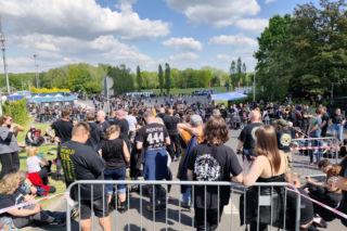 Długie kolejki i tłum fanów przed koncertem Metaliki