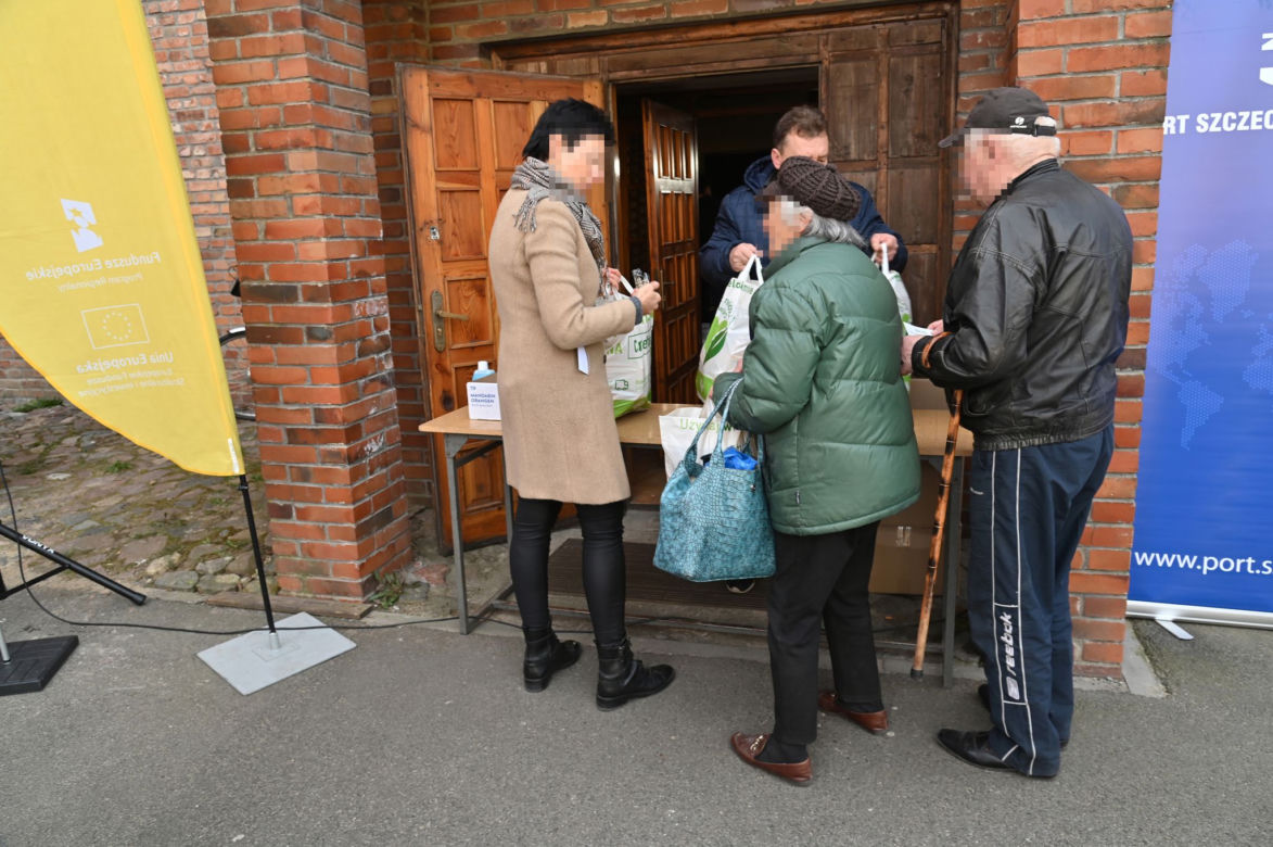 Wielkanocne paczki dla potrzebujących ze Szczecina. Wsparcie otrzymało ponad 400 osób