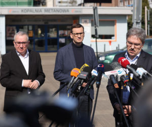 Premier Mateusz Morawiecki przed kopalnią w Zofiówce [GALERIA]