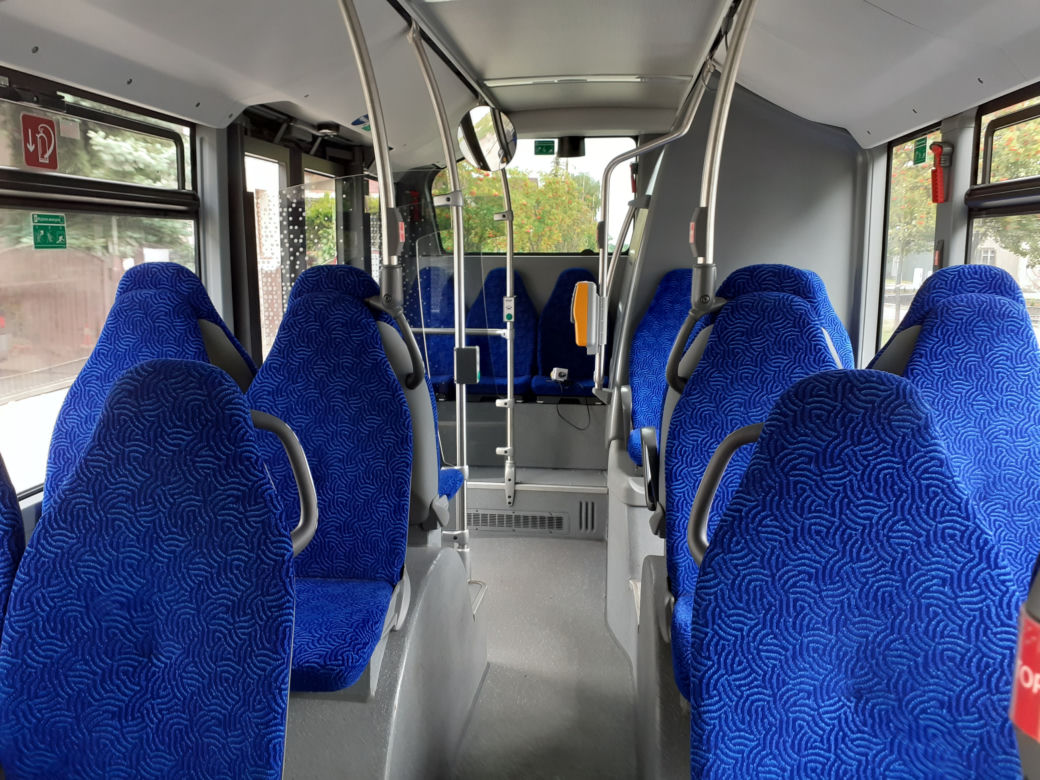Autobus elektryczny testowany na ulicach Siedlec wyróżnia się swoim wyglądem