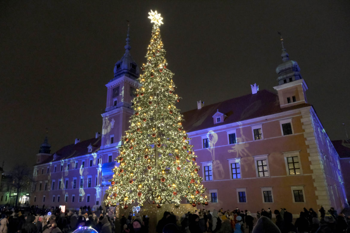Niesamowita iluminacja świąteczna rozbłysnęła w Warszawie