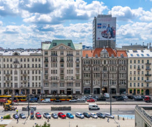 Południowa pierzeja Alej Jerozolimskich w centrum Warszawy