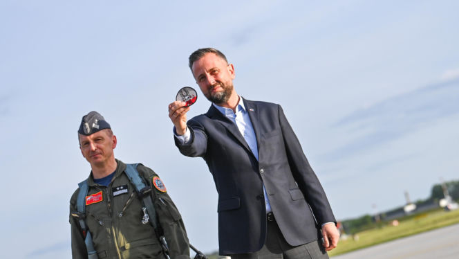 Szef MON nie krył dumy. Pierwsze F-35 już w kraju