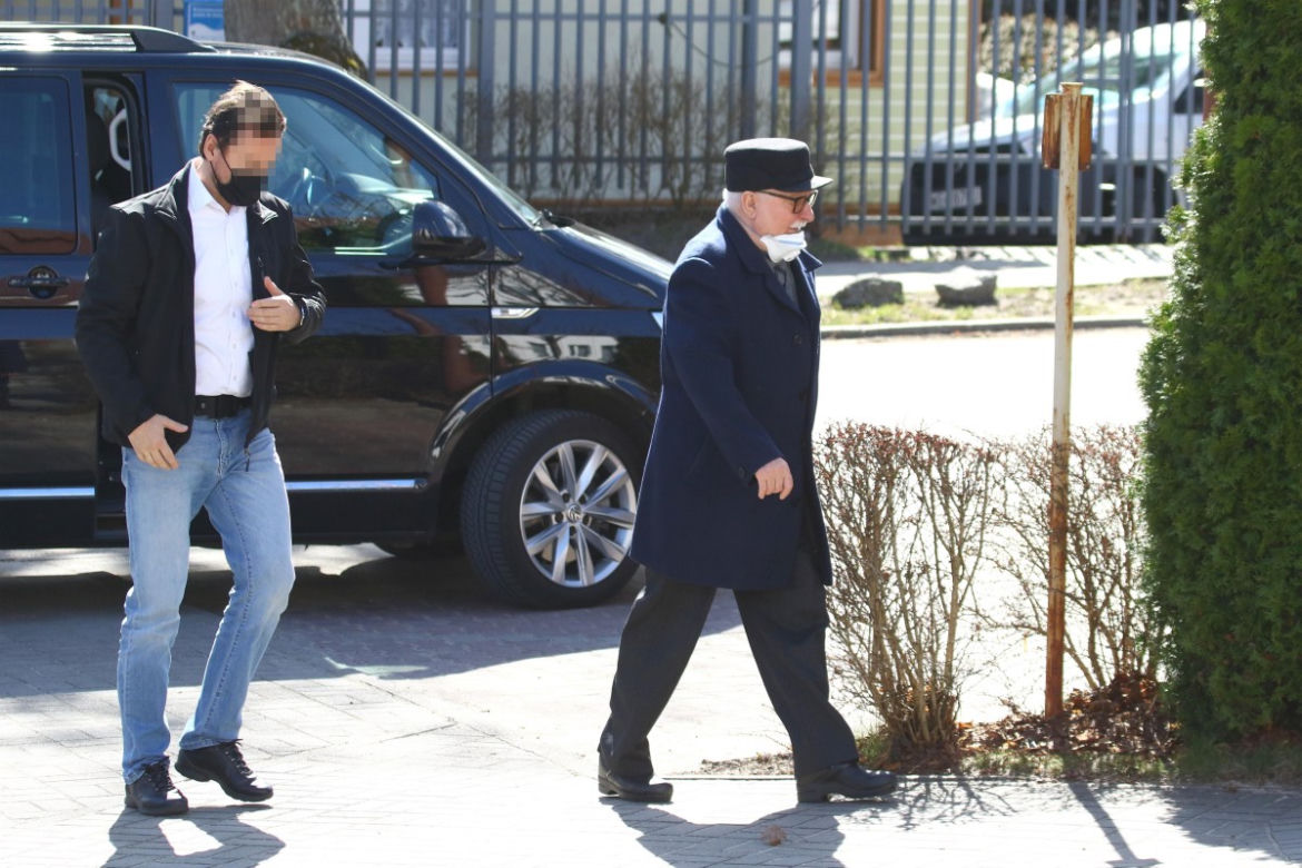 Lech Wałęsa w kościele