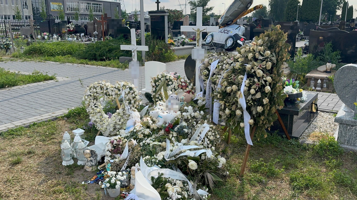 Grób Miłoszka, który zginął w klubie dziecięcym w Ząbkach