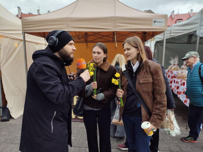 ESKA Lublin rozdawała żonkile na wiosnę