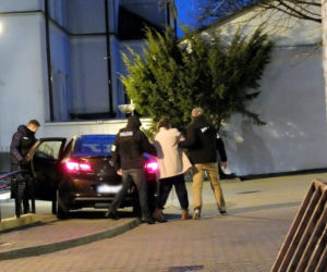 Białystok. Porwał żonę i córeczkę, nie przyznaje się do winy. Ruszył proces