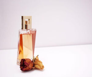 AVON wyprzedaje swoje perfumy. Taniej nawet do 68% 