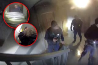 Policjanci wynieśli niepełnosprawnego mężczyznę z pożaru. Dramatyczna akcja w centrum miasta