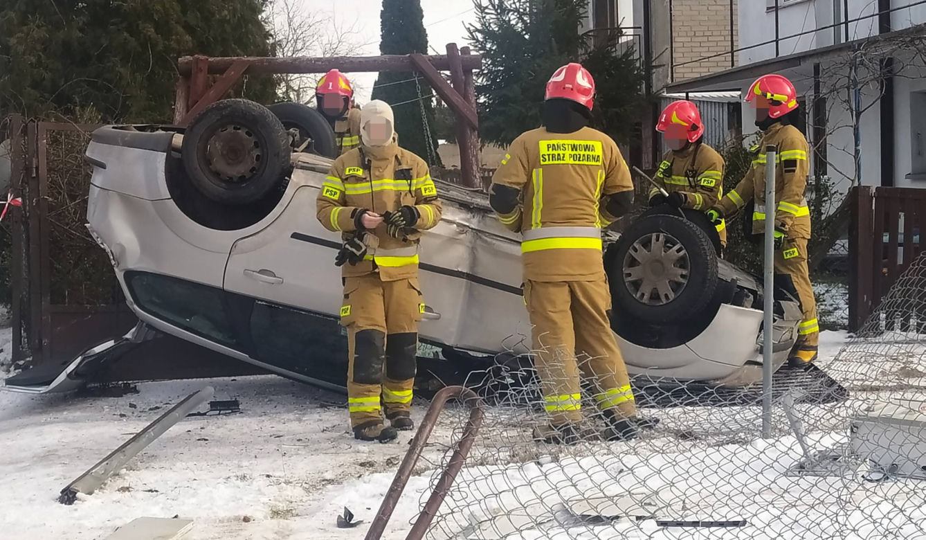 Skasowała auto, zadrapała się tylko w palec