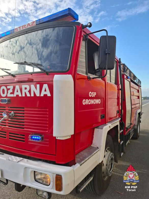 Wypadek na A1. Samochód wjechał w tył ciężarówki
