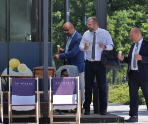 Posłowie PiS poszli na lody
