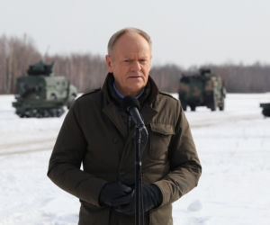 Donald Tusk ostrzega Polaków w Iranie. Ewakuacja nie będzie wchodziła w grę