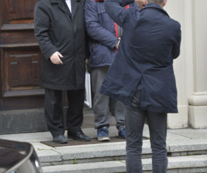 Zaczepili Kaczyńskiego  pod kościołem! Szok, czego od niego chcieli!