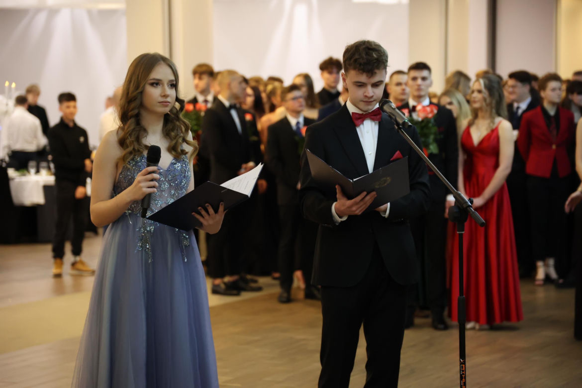 Studniówka Zespołu Szkół Elektronicznych w Lublinie. Tak bawią się tegoroczni maturzyści! 