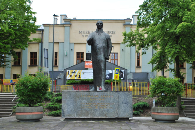 To największe miasto w województwie śląskim. Leżało na ziemiach historycznej Małopolski