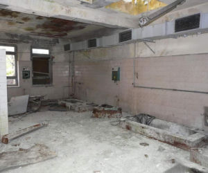 Opuszczony szpital w Zabrzu. Kiedyś świetna lecznica. Teraz odstraszająca ruina