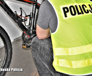 Policja odzyskała skradzioną terenówkę i motocykl