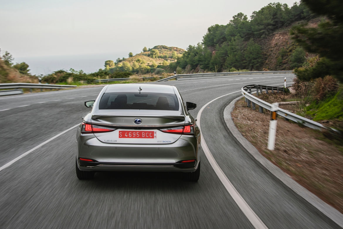 Lexus ES 300h F Sport 