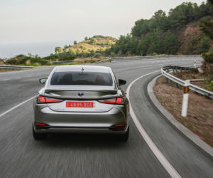 Lexus ES 300h F Sport 