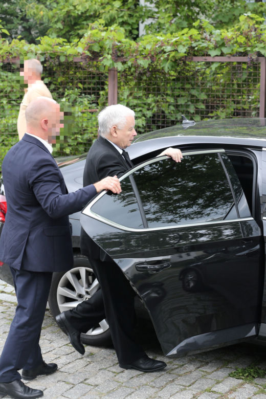 Jarosław Kaczyński pojechał do kościoła