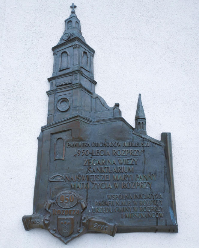 To miasto w województwie łódzkim zachwyca zabytkowym rynkiem. W średniowieczu stało się sławne