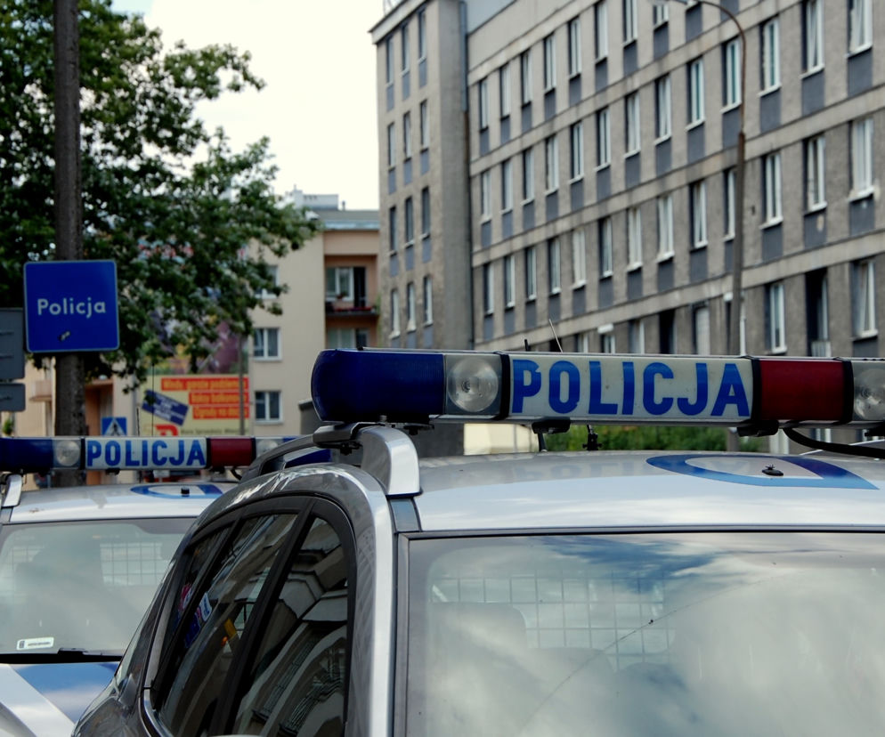 Autobus zniszczył płot. w środku nie było pasażerów