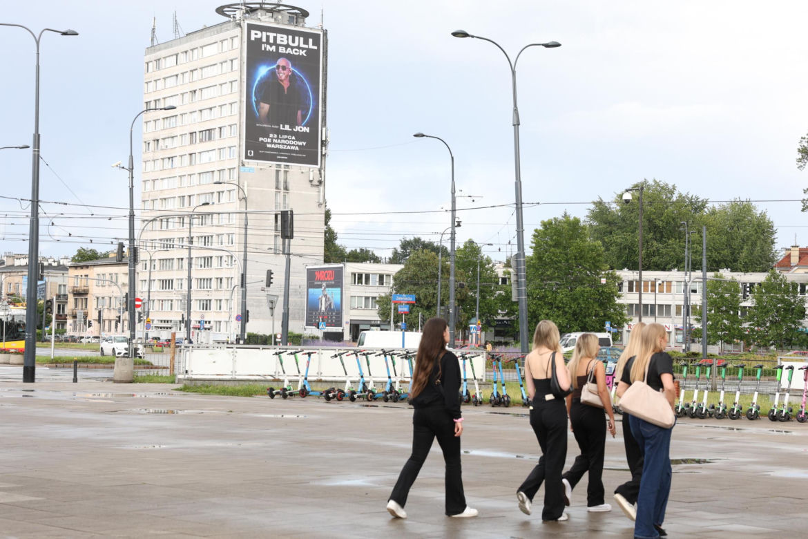 Fani przed koncertem Pitbulla