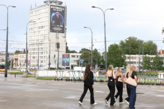Fani przed koncertem Pitbulla