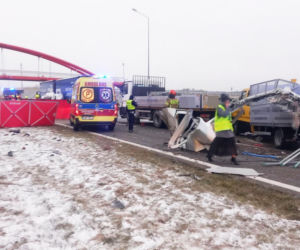 Chojny. Śmiertelny wypadek na S8. Cztery osoby nie żyją [ZDJĘCIA].