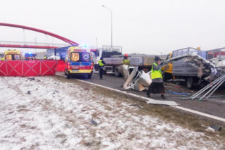 Chojny. Śmiertelny wypadek na S8. Cztery osoby nie żyją [ZDJĘCIA].