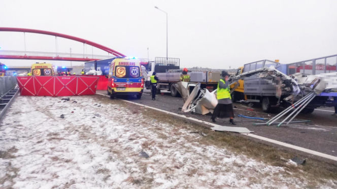 Chojny. Śmiertelny wypadek na S8. Cztery osoby nie żyją [ZDJĘCIA].