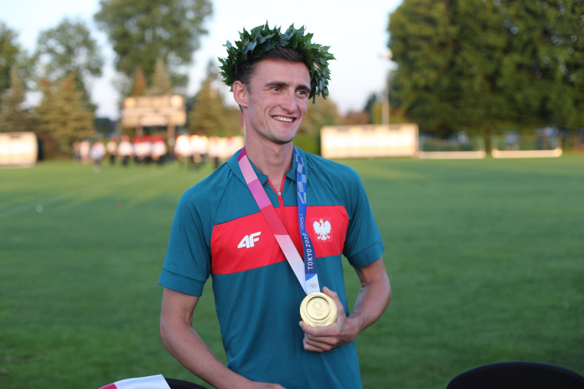 Dawid Tomala przywitany w domu