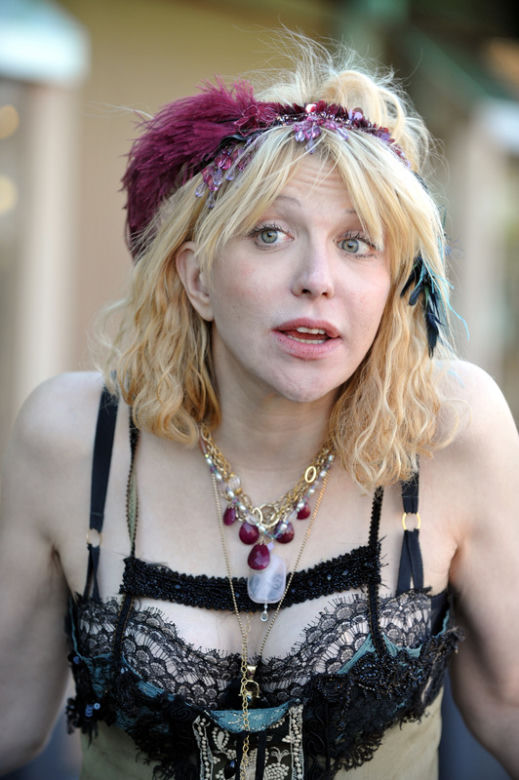 Courtney Love w okropnym stroju