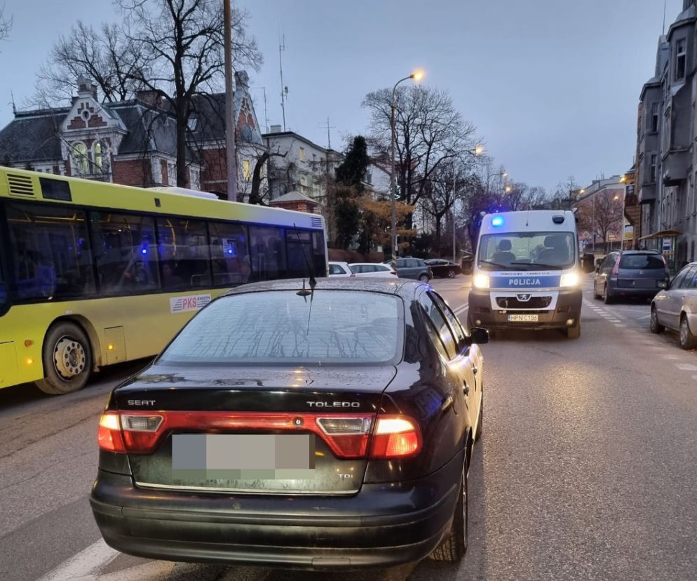 Pomorskie: Wjechał na przejście na czerwonym świetle - potrącił dziecko