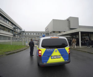 96-letnia Irmgard F. sekretarka z obozu w Stutthof przed sądem. Z pierwszej rozprawy uciekła 