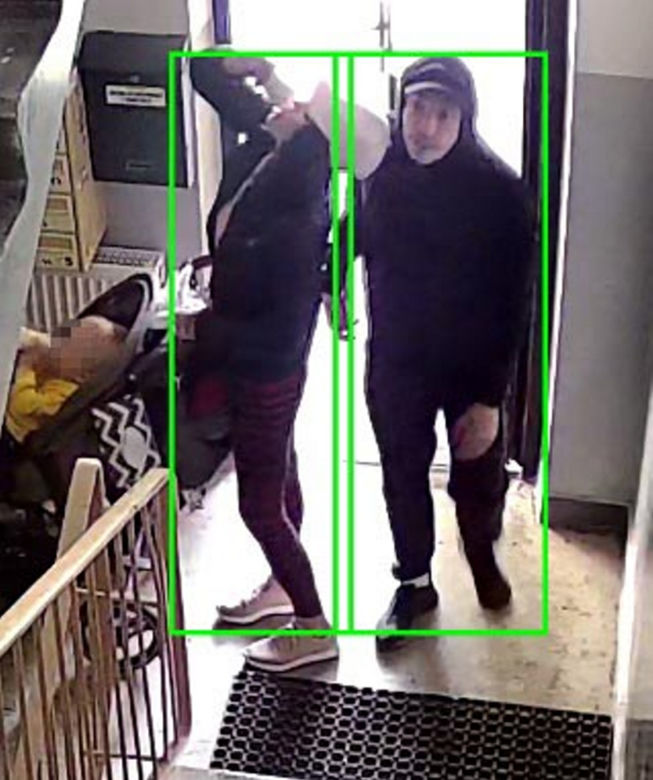 Zabierali dziecko na włamania! Policja szuka tej pary