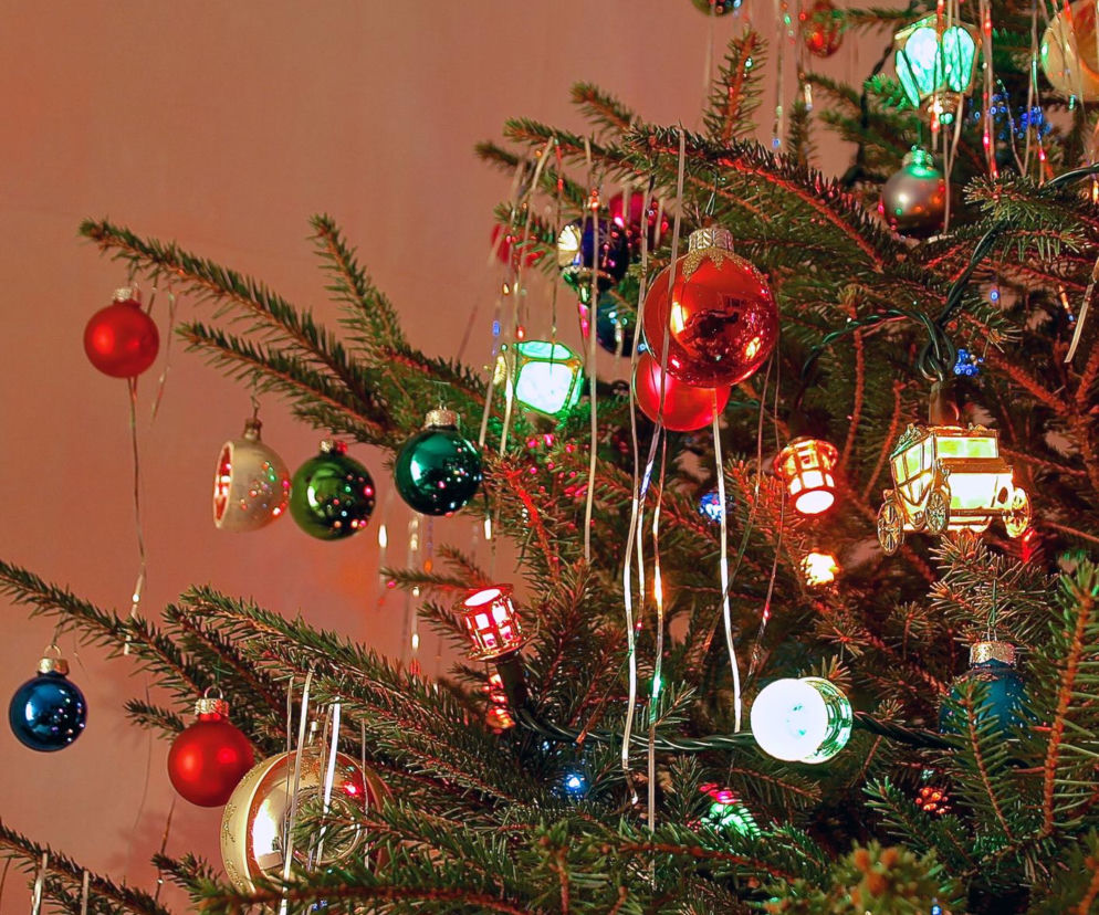 Bombki z PRL-u wracają na nasze choinki! Retro ozdoby są hitem. Gdzie je kupić? 