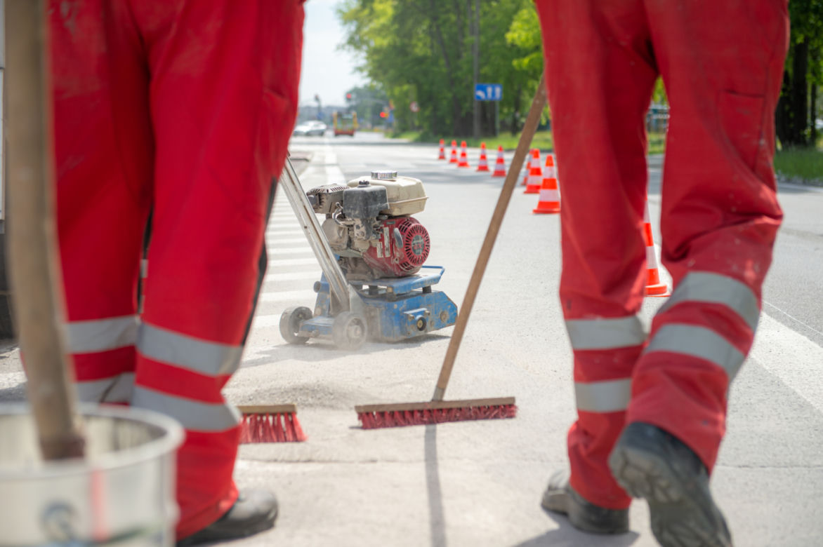 Drogowcy poprawiają bezpieczeństwo pieszych na Bemowie
